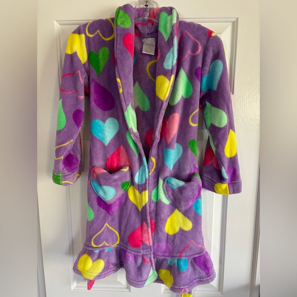 Cozy pocketed short robe (size 7/8 but fits like a 10/12)